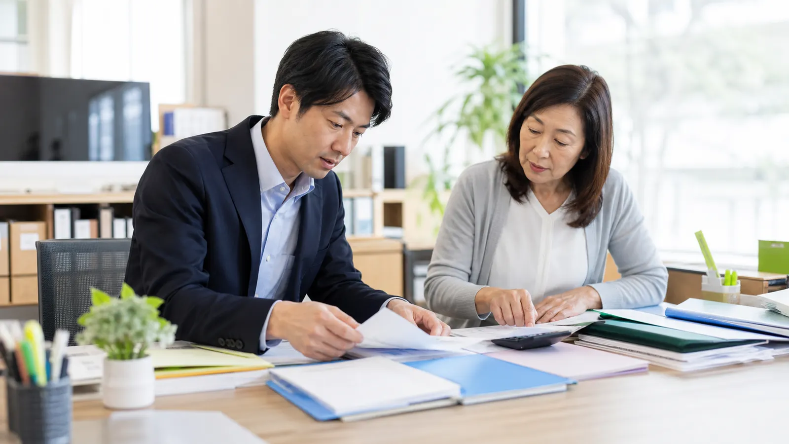 資金繰り予測の対象、期限、担当、会社承認、完了証拠を一つの台帳で管理する図