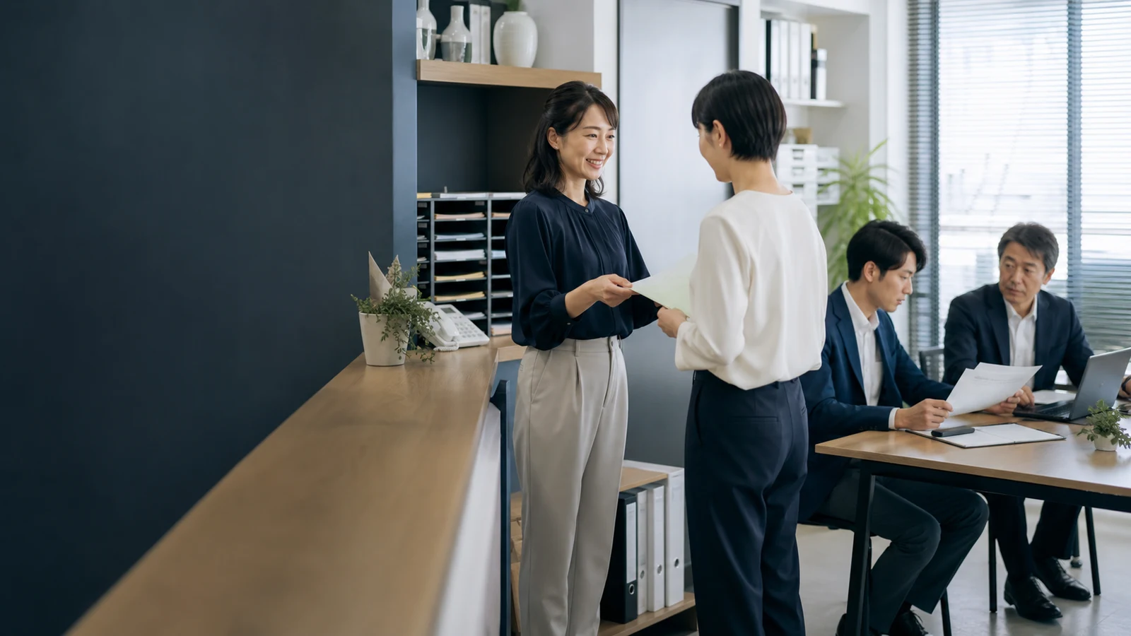 総務・経理兼任者を採る前に｜社内事務と外注すべき専門業務の分け方
